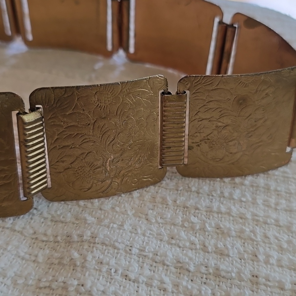 Vintage 1960s Gold Floral Etched Belt
